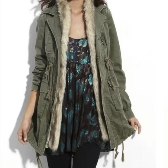Free People We The Free Utility Parka Faux Fur-Trimmed Boho Olive Jacket L NWOT - Picture 1 of 14